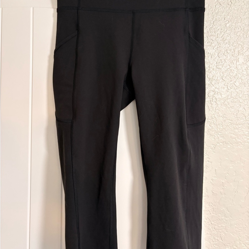 lululemon athletica Black Leggings capris.